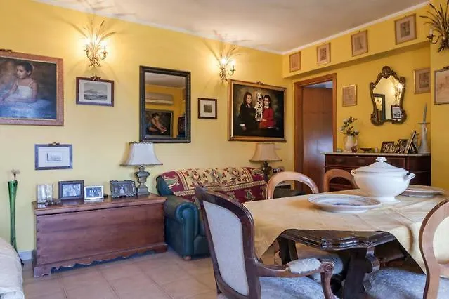 Carly & Dane Vacation House Taormina Italien
